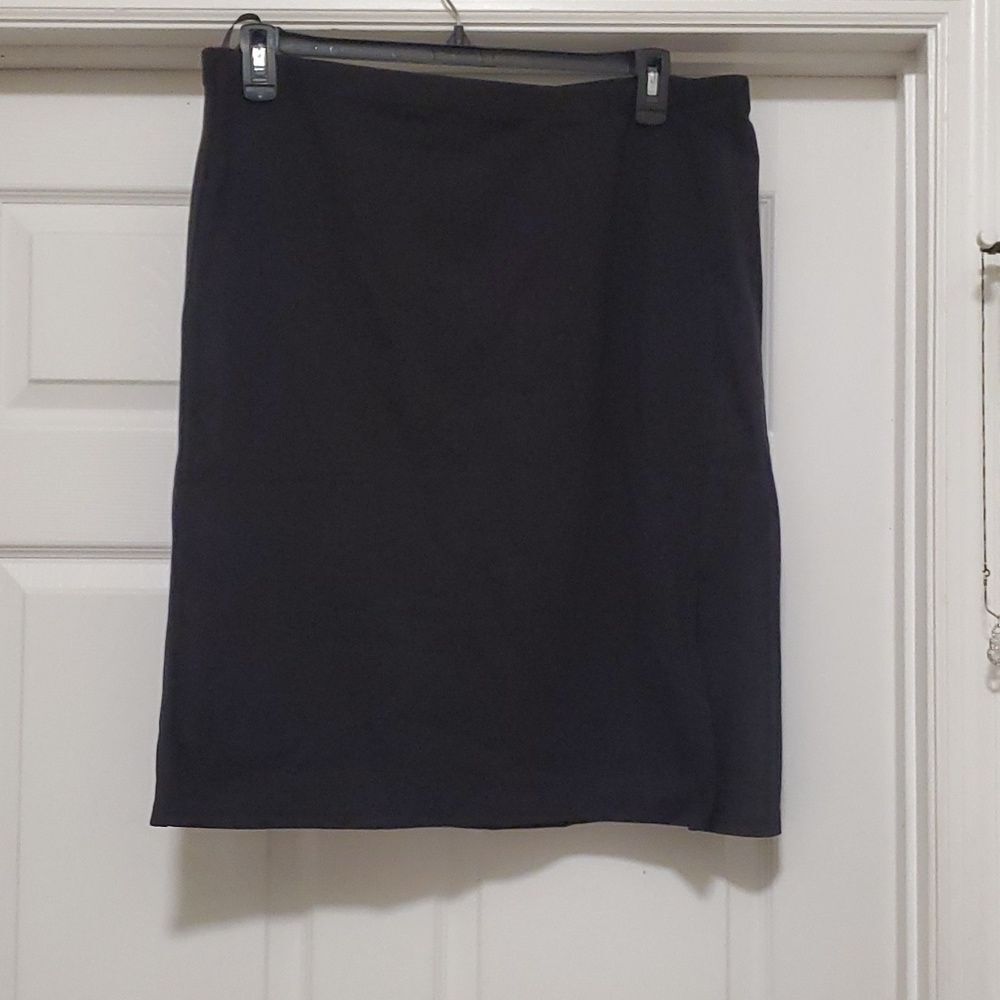 T Tahari woman pencil skirt